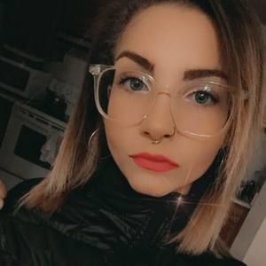 Meet your Posher, Alexandra